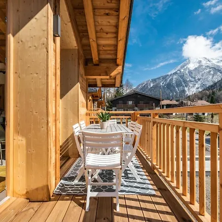 Sapelli Argentiere - By Emerald * Chamonix