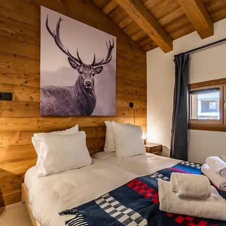 Sapelli Argentiere - By Emerald Chamonix