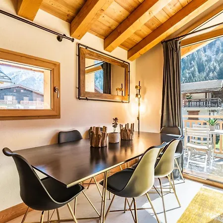 Sapelli Argentiere - By Emerald דירה