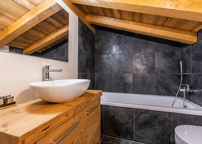 Sapelli Argentiere - By Emerald Chamonix