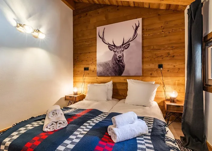 Sapelli Argentiere - By Emerald * Chamonix