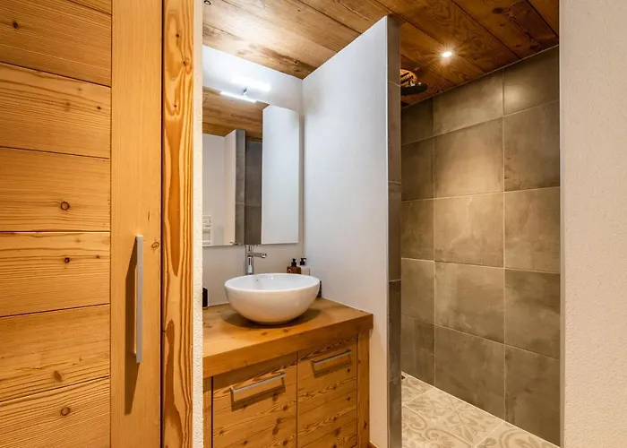 Sapelli Argentiere - By Emerald * Chamonix