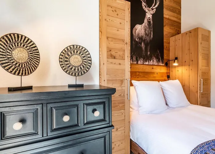 Sapelli Argentiere - By Emerald