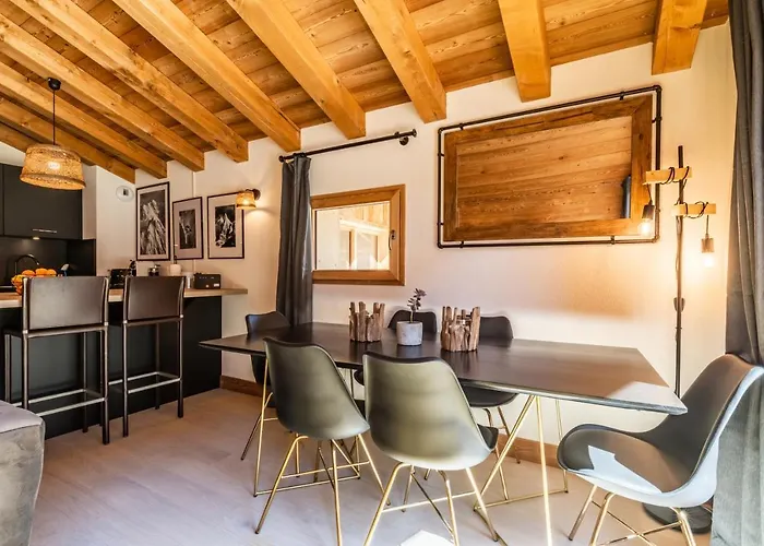 Sapelli Argentiere - By Emerald * Chamonix